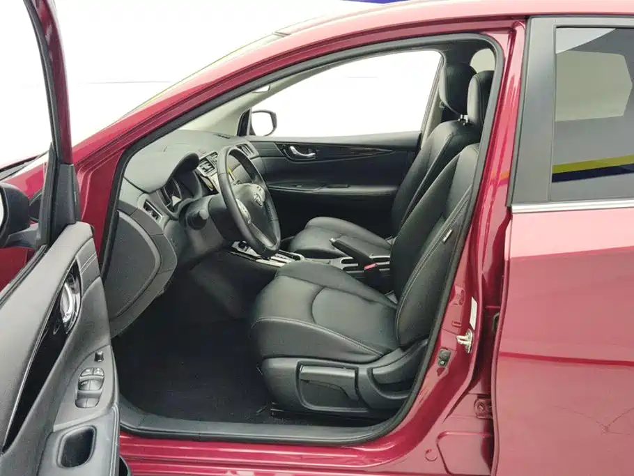 Nissan Tiida — миниатюра 9