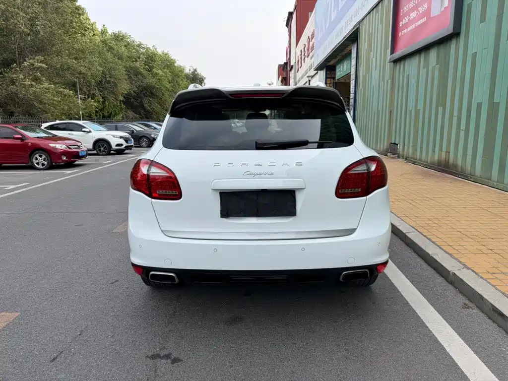 Porsche Cayenne — миниатюра 14