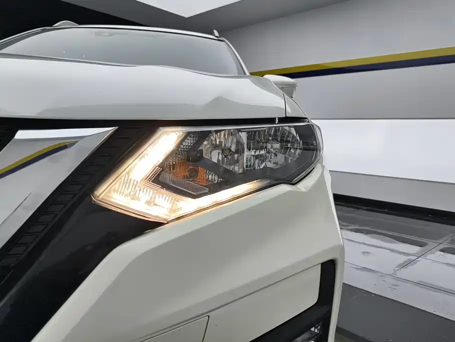 Nissan X-Trail — миниатюра 5