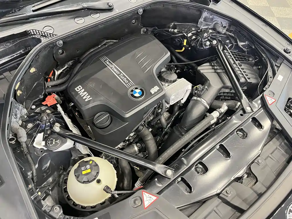 BMW 5 Series GT — миниатюра 17