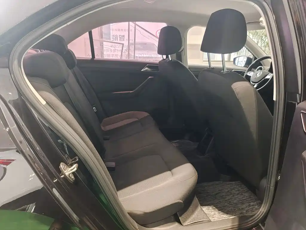 Volkswagen Jetta — миниатюра 9