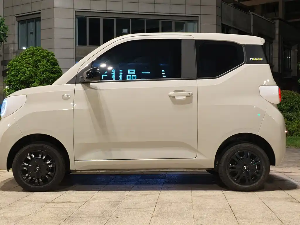Wuling MINIEV — миниатюра 3