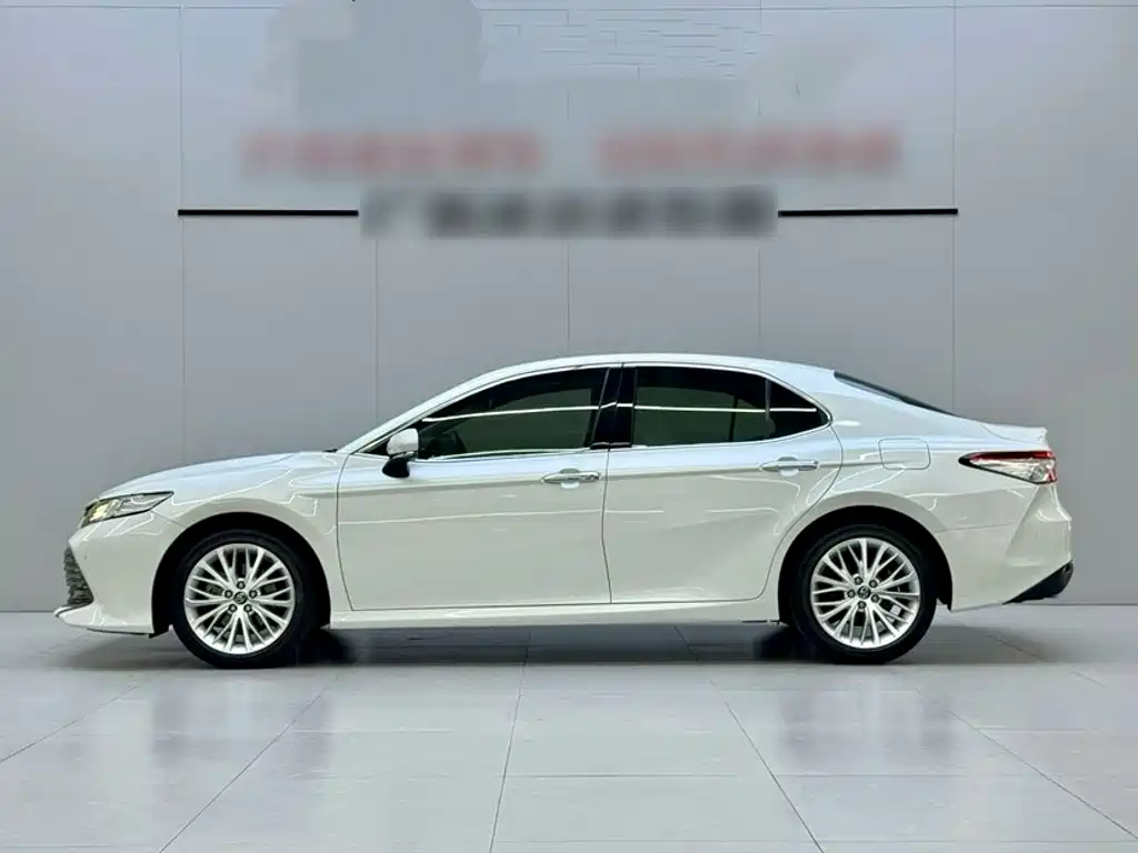 Toyota Camry — миниатюра 21