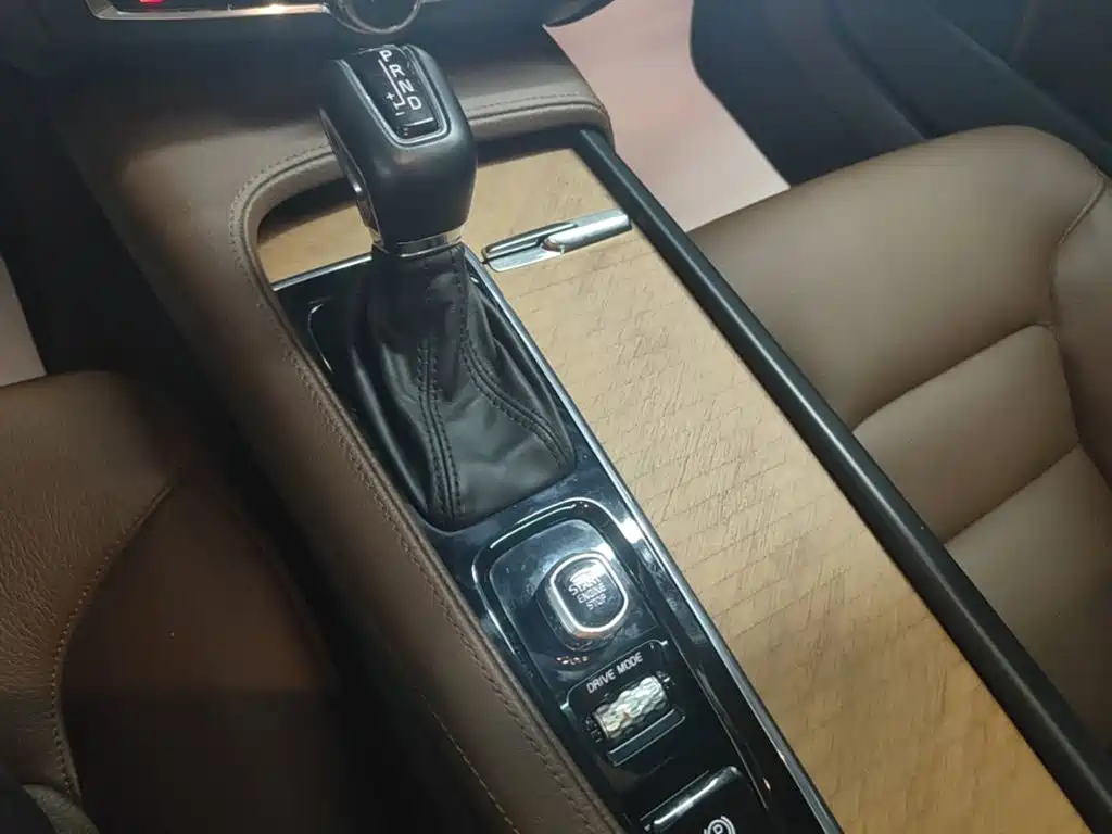 Volvo S90 — миниатюра 14