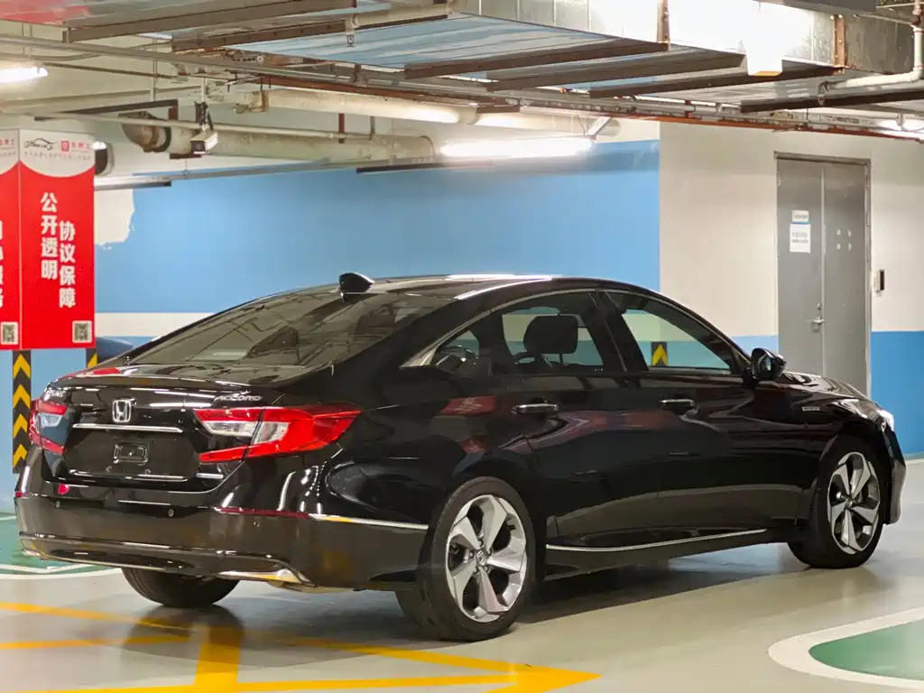 Honda Accord — миниатюра 17