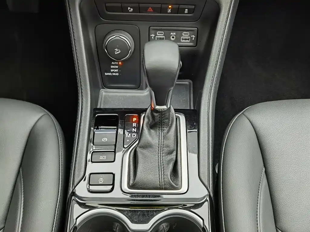 Jeep Grand Commander — миниатюра 13