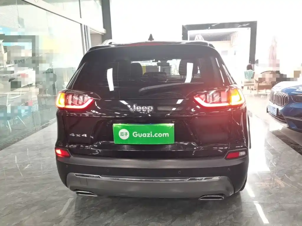 Jeep Cherokee — миниатюра 6