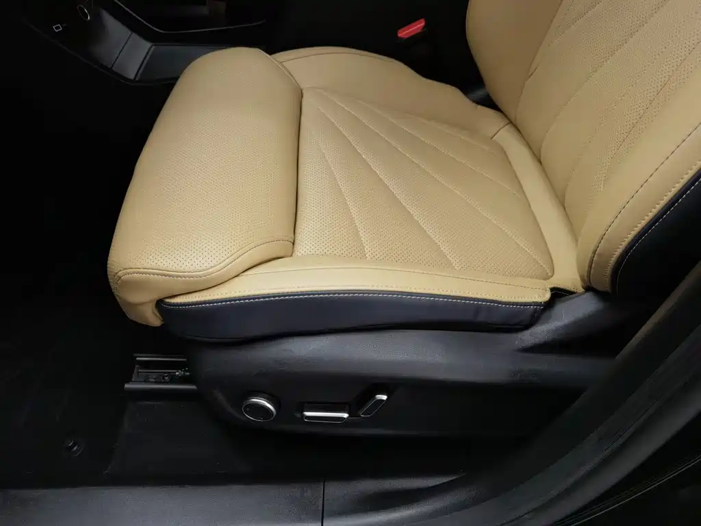 Geely Boyue L — миниатюра 20