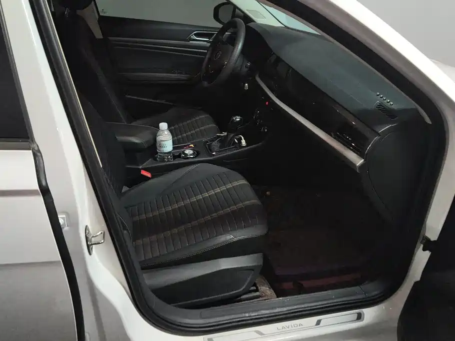 Volkswagen Lavida — миниатюра 8