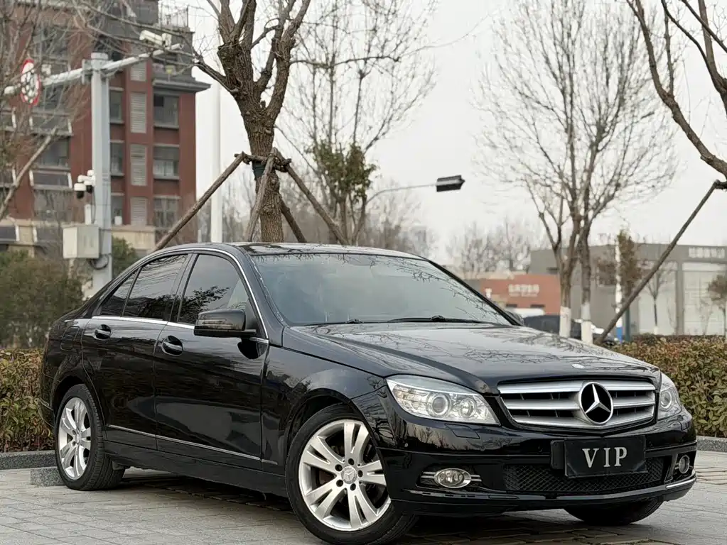 Mercedes-Benz C-Class — миниатюра 3