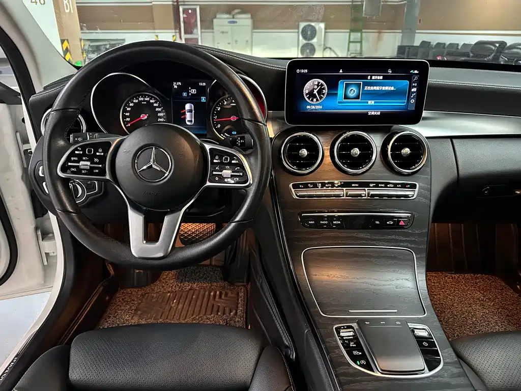 Mercedes-Benz C-Class — миниатюра 10