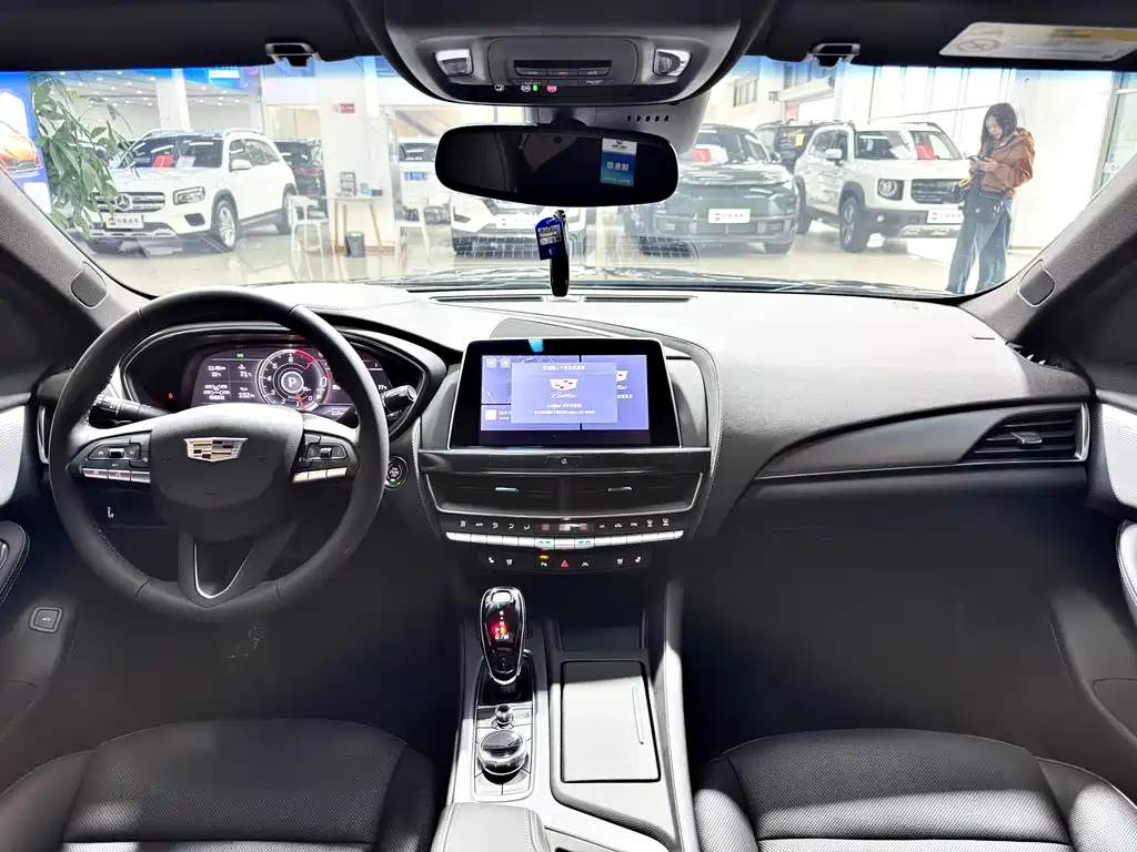 Cadillac CT5 — миниатюра 11