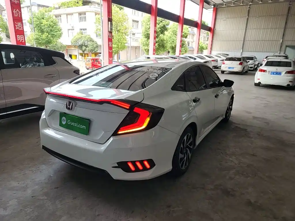 Honda Civic — миниатюра 7