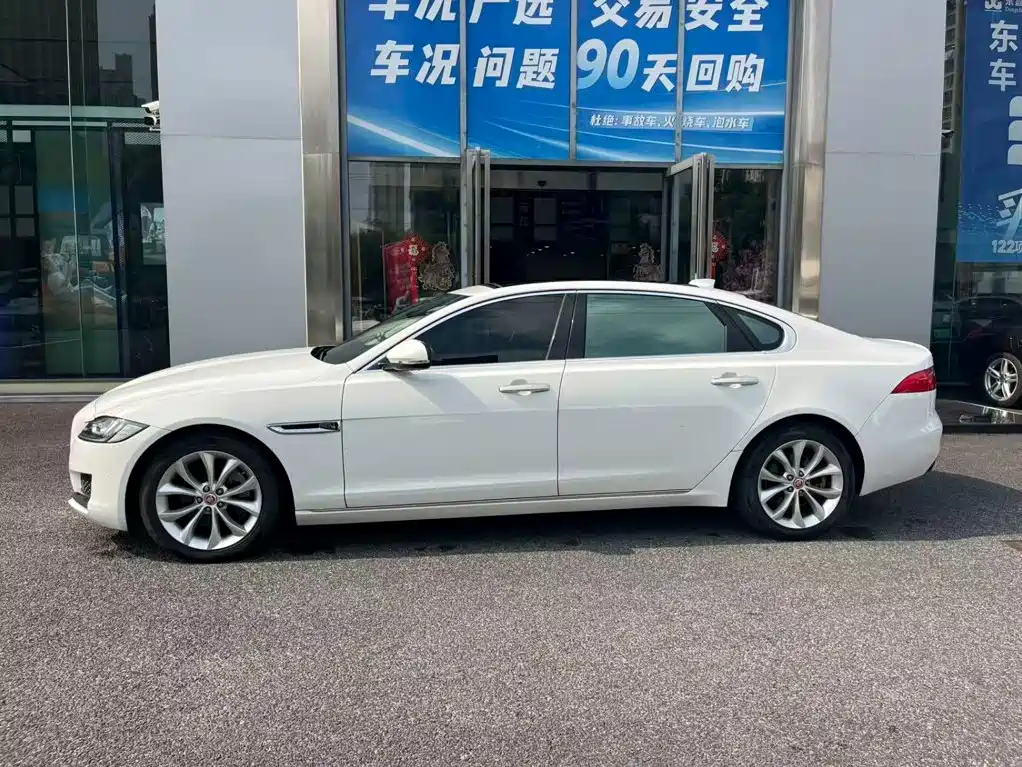 Jaguar XFL — миниатюра 4