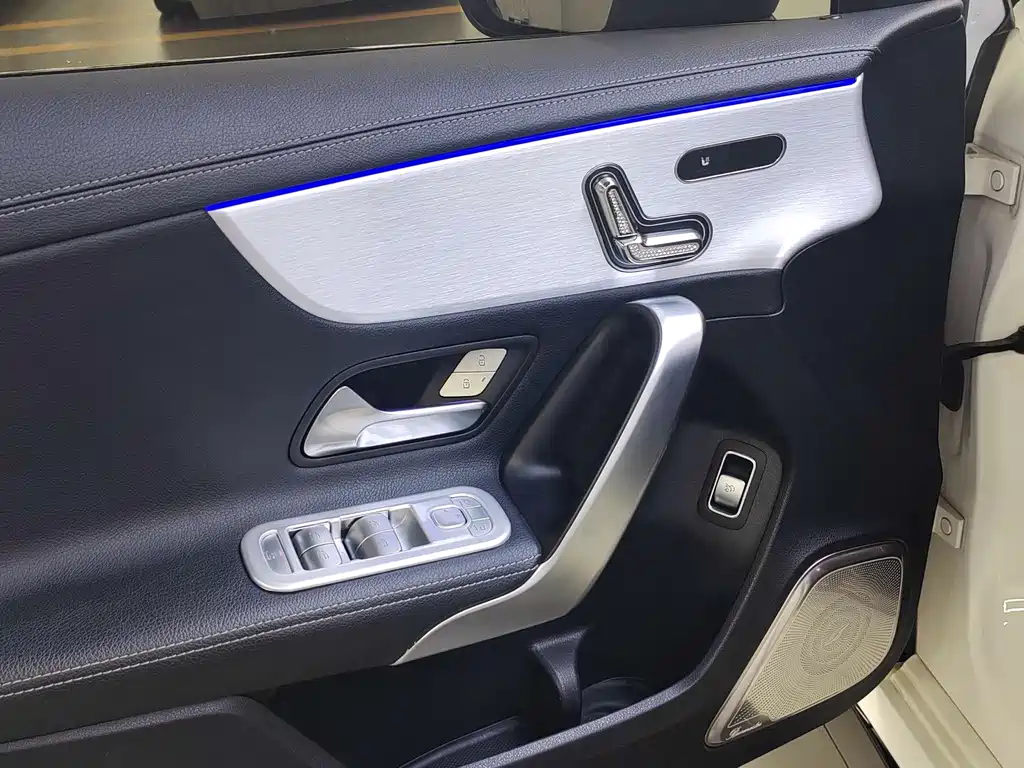 Mercedes-Benz A-Class — миниатюра 7