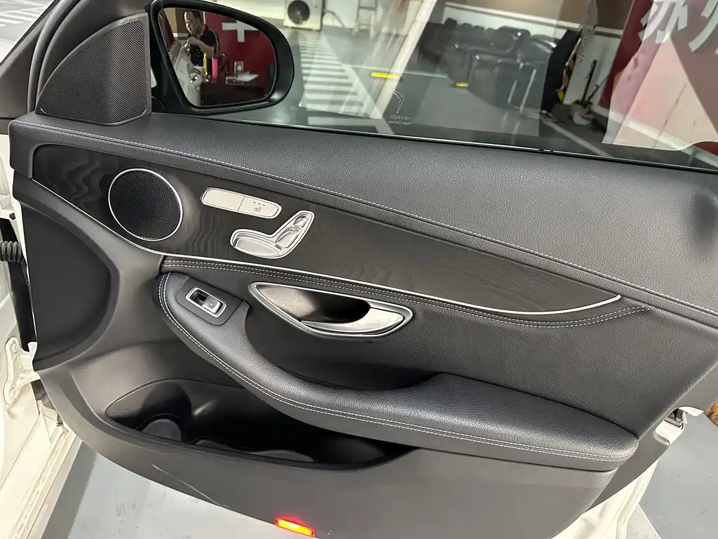 Mercedes-Benz C-Class — миниатюра 14
