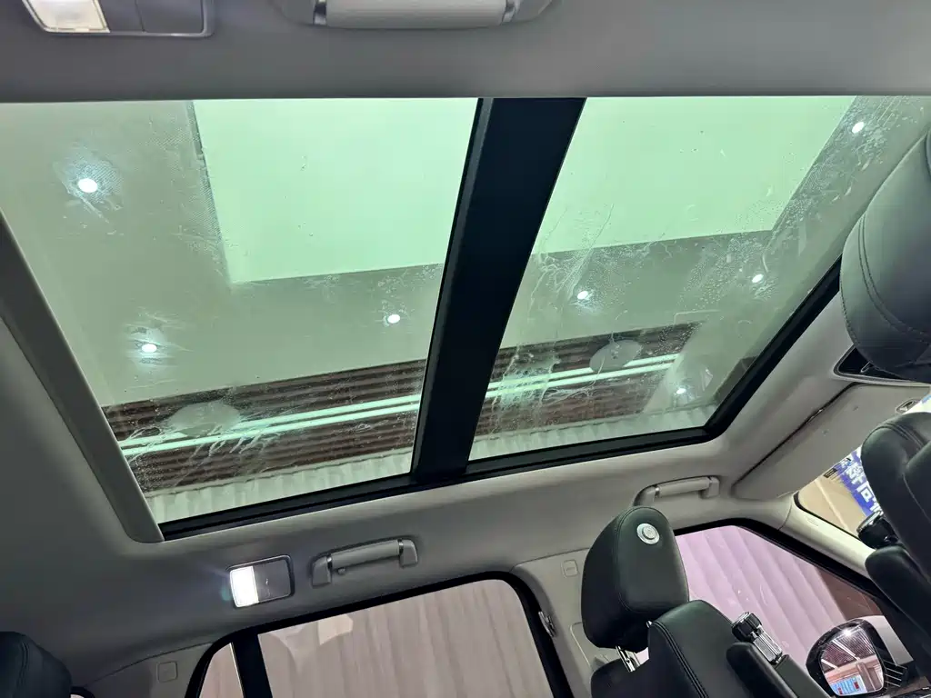 Land Rover Range Rover — миниатюра 20