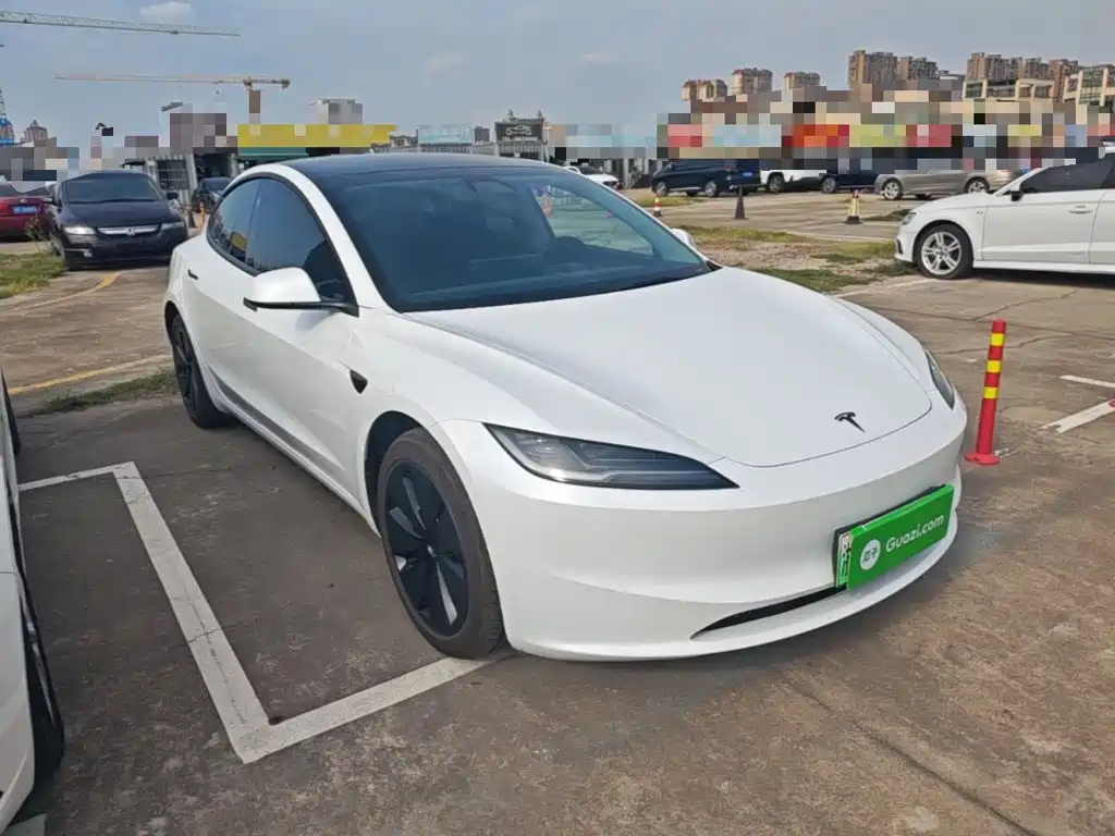 Tesla Model 3 — миниатюра 4