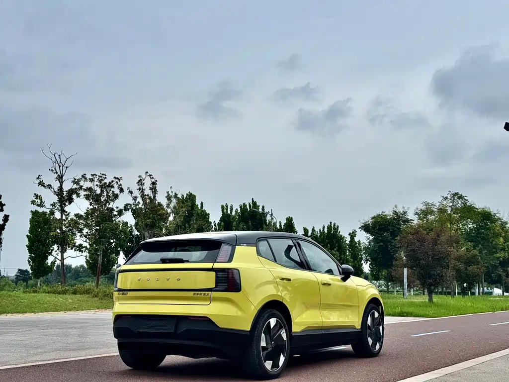 Volvo EX30 — миниатюра 7
