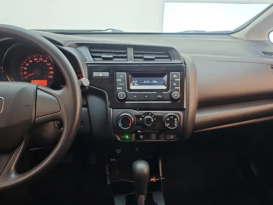 Honda Fit — миниатюра 13