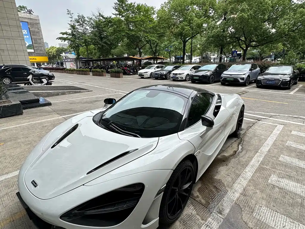 Купить McLaren 720S