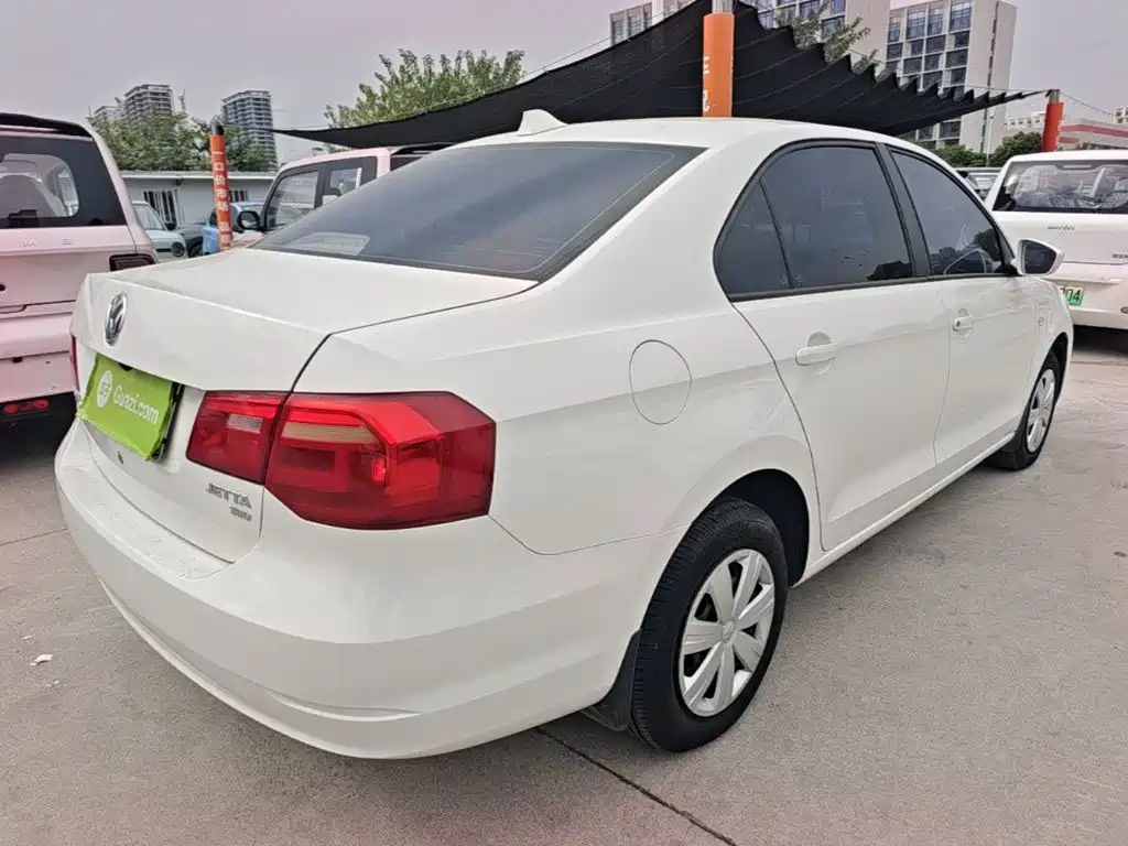 Volkswagen Jetta — миниатюра 7