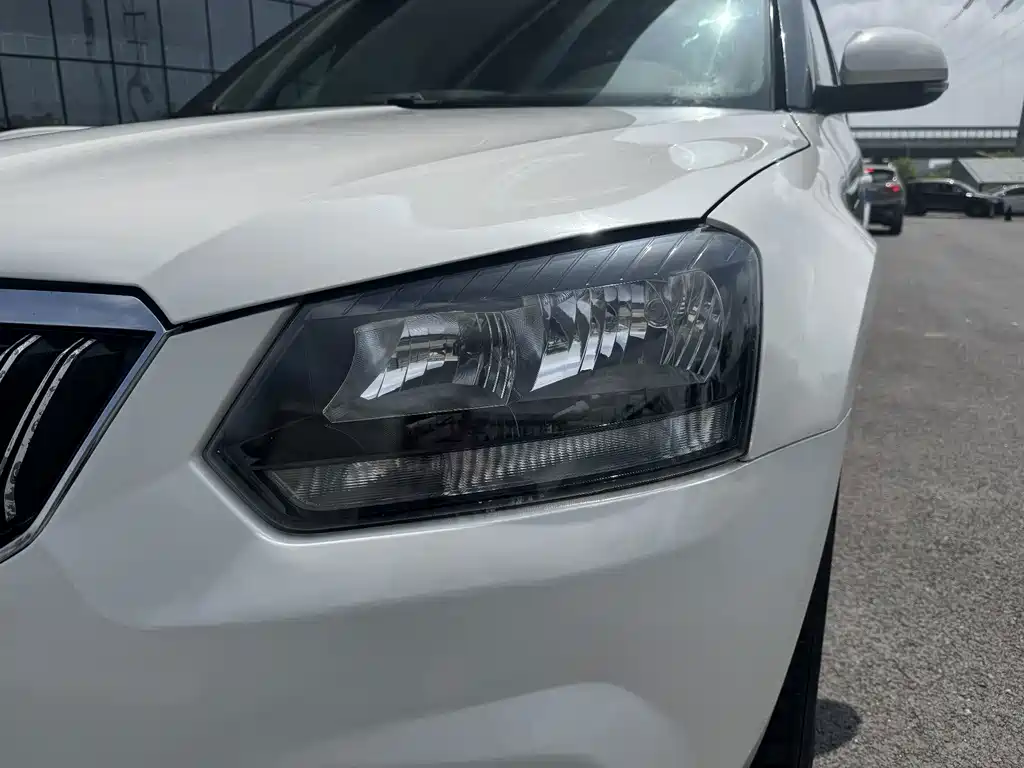 Skoda Yeti TSI280 DSG Forward Edition, фото 4