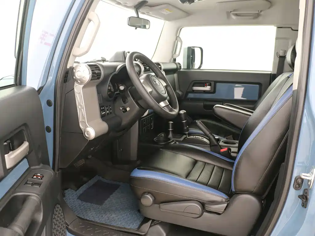 Toyota FJ Cruiser — миниатюра 4