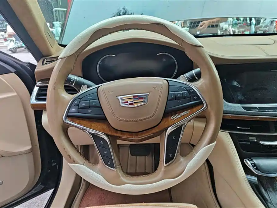 CADILLAC CT6