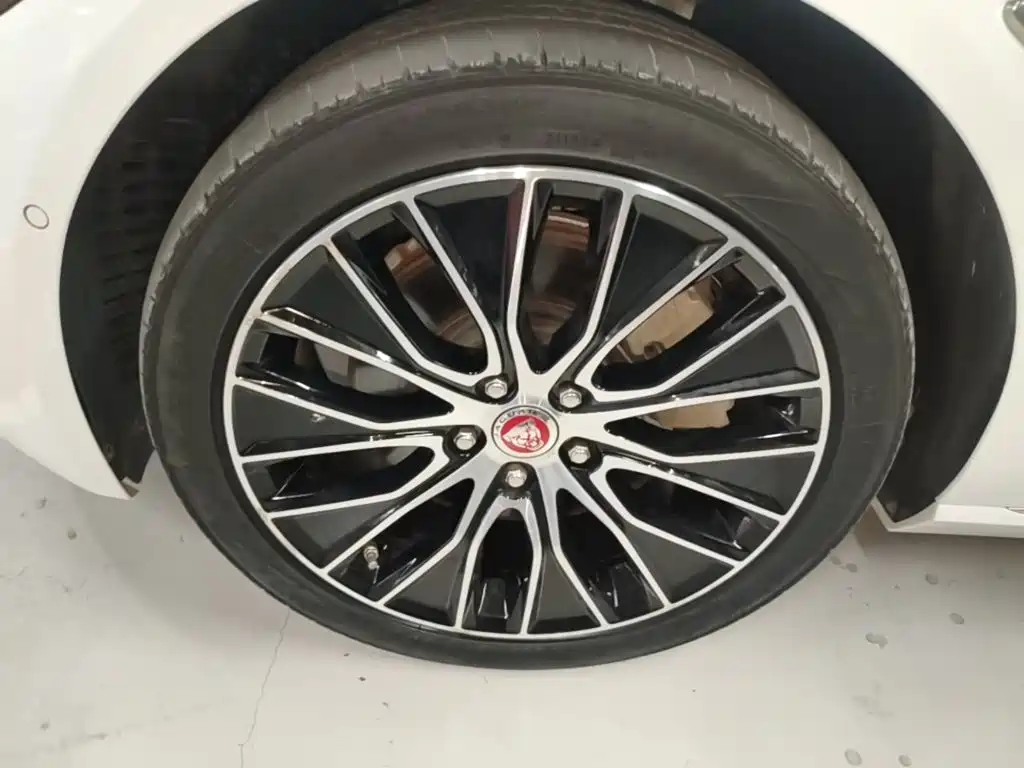 Jaguar XEL — миниатюра 23