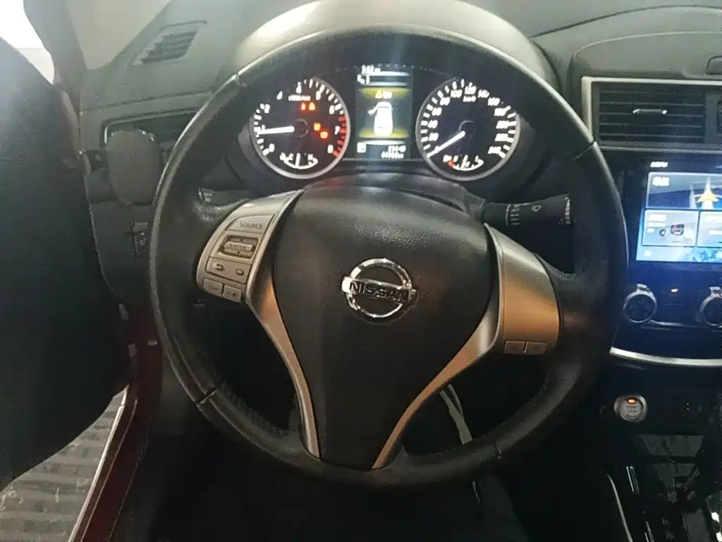 Nissan Tiida — миниатюра 11