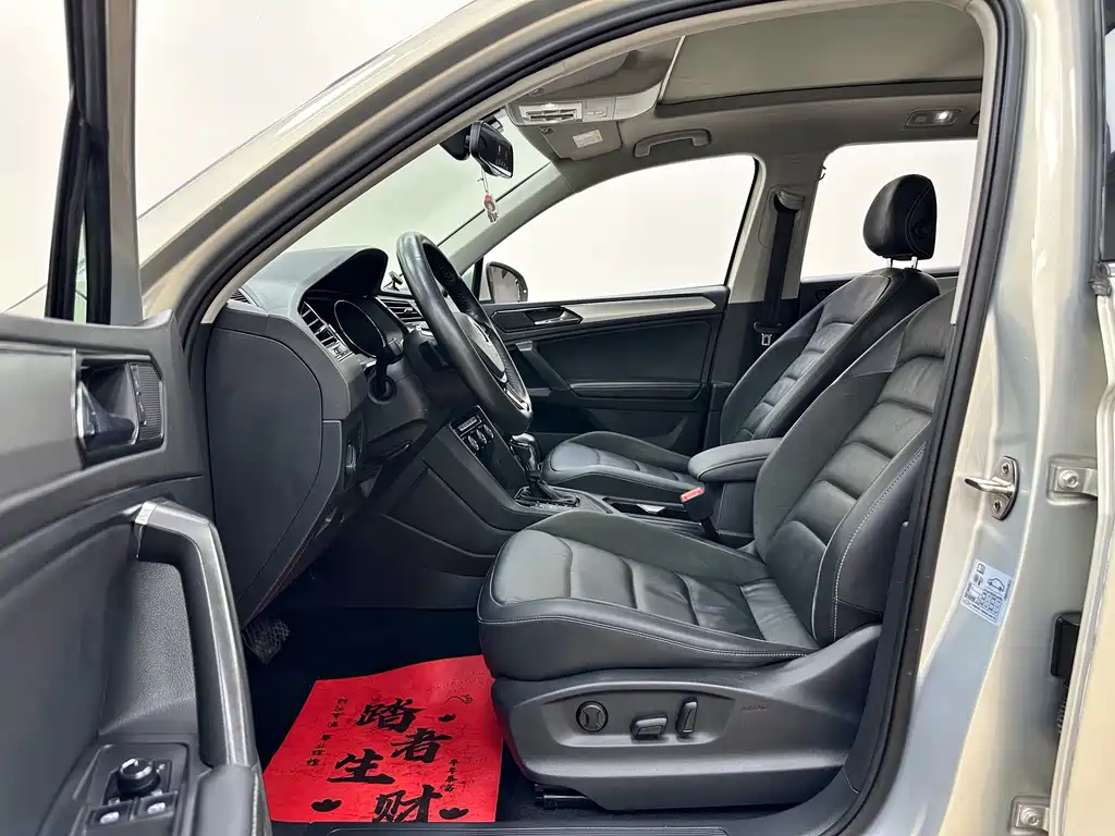 Volkswagen Tiguan L — миниатюра 11