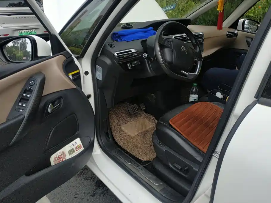 Citroen C4 Picasso — миниатюра 9