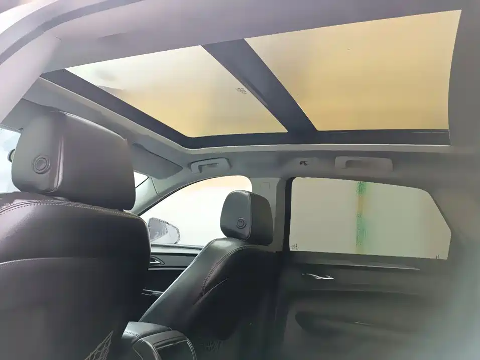 Cadillac SRX — миниатюра 15