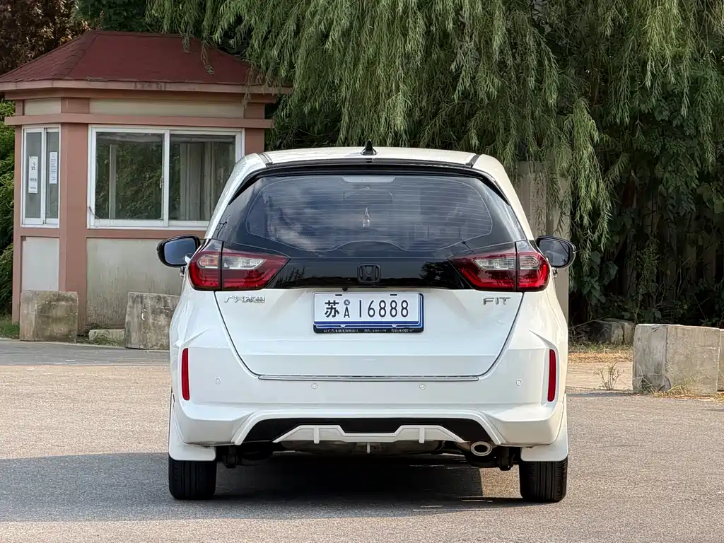 Honda Fit — миниатюра 6