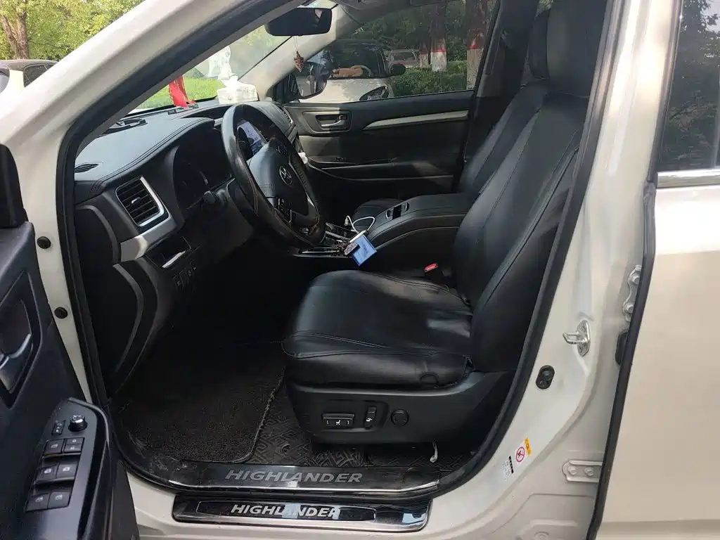 Toyota Highlander 2018 2.0T Luxury 7 мест VI