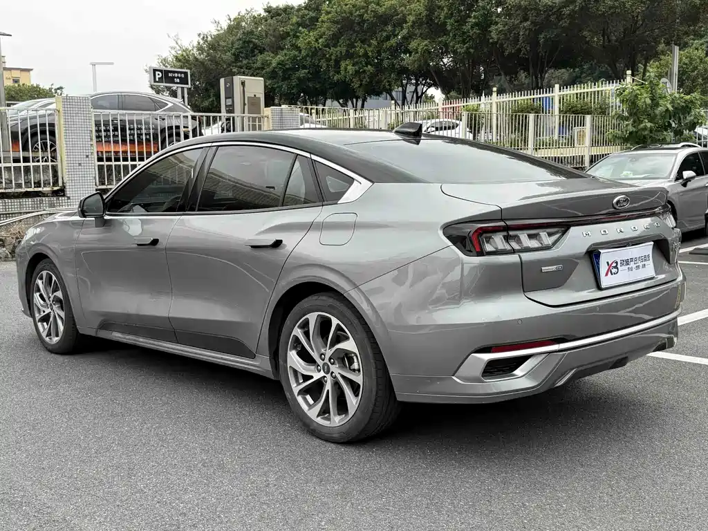 Ford Mondeo — миниатюра 10