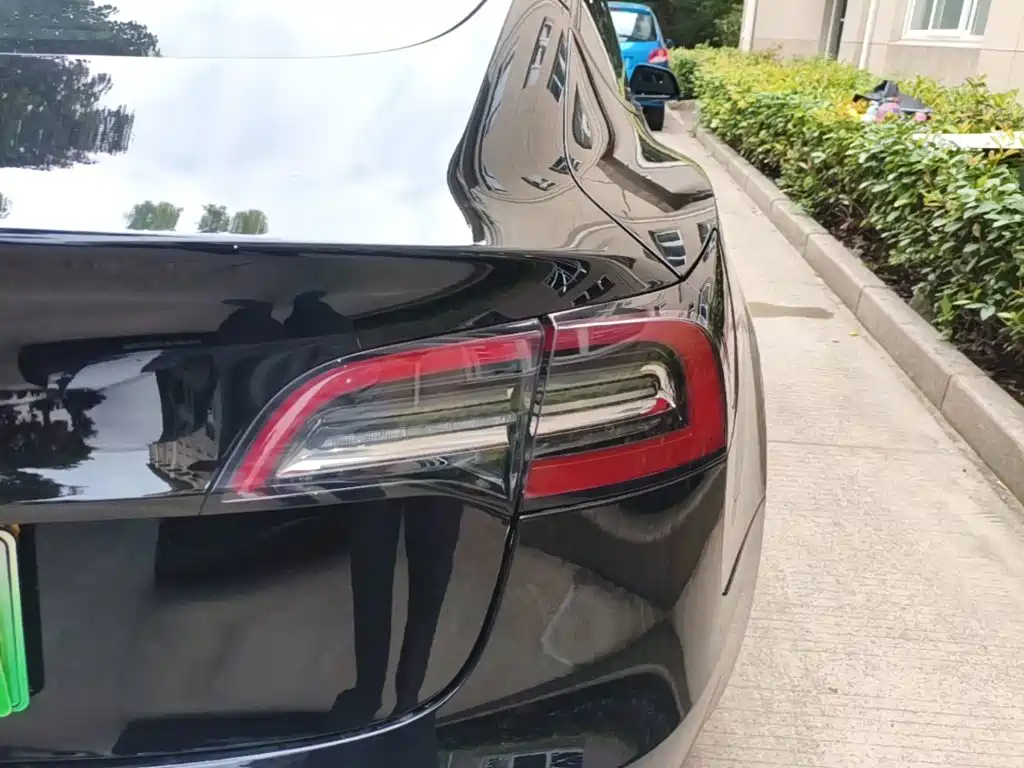Tesla Model 3 — миниатюра 8