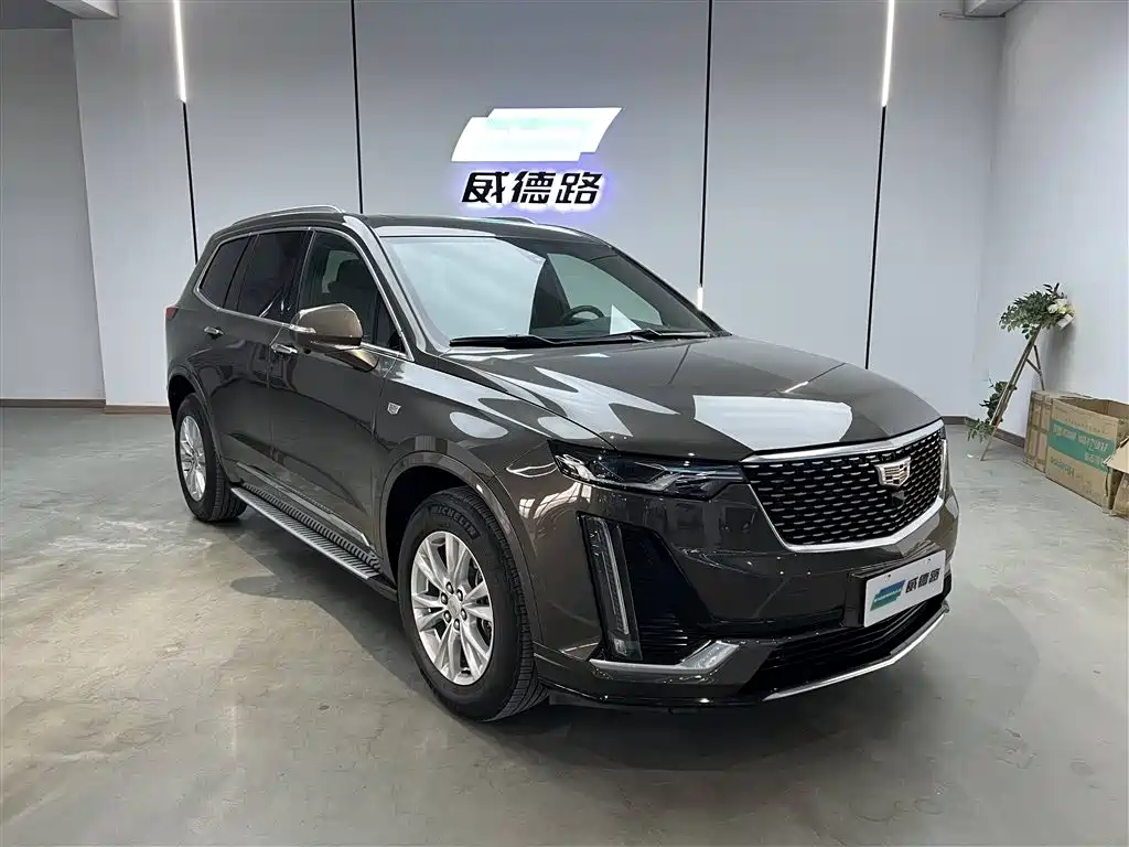 Cadillac XT6 2021 2.0T мест