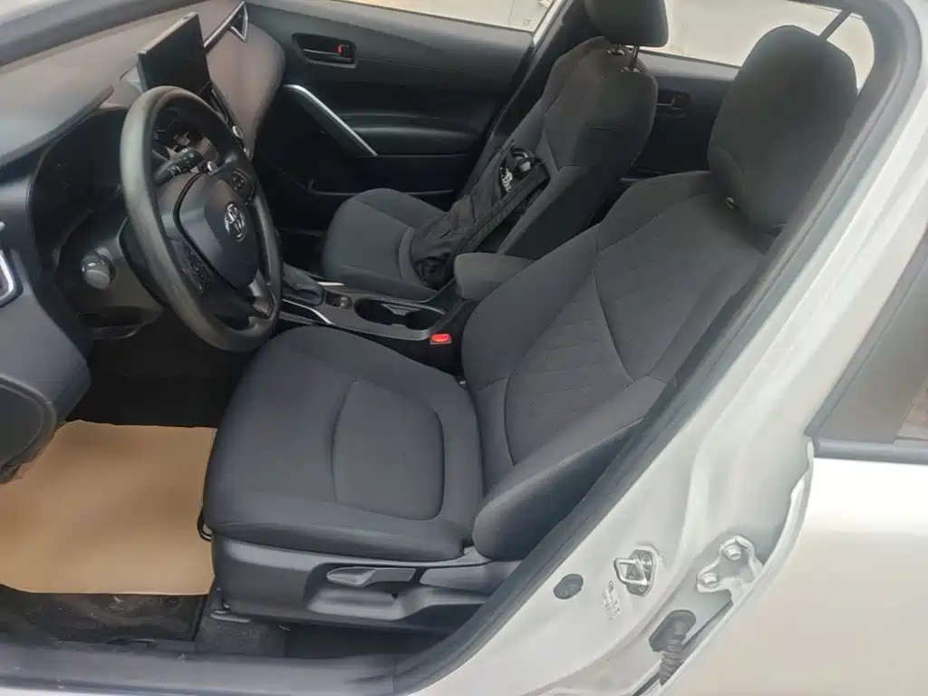 Toyota Corolla Cross — миниатюра 15
