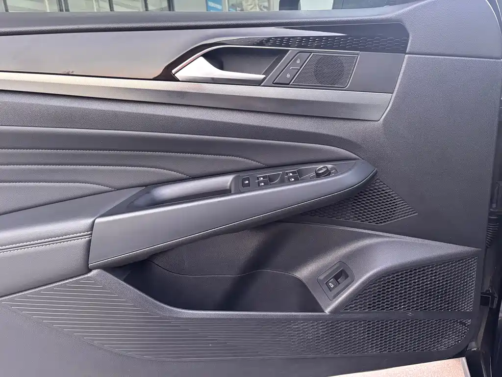 Volkswagen Passat — миниатюра 14