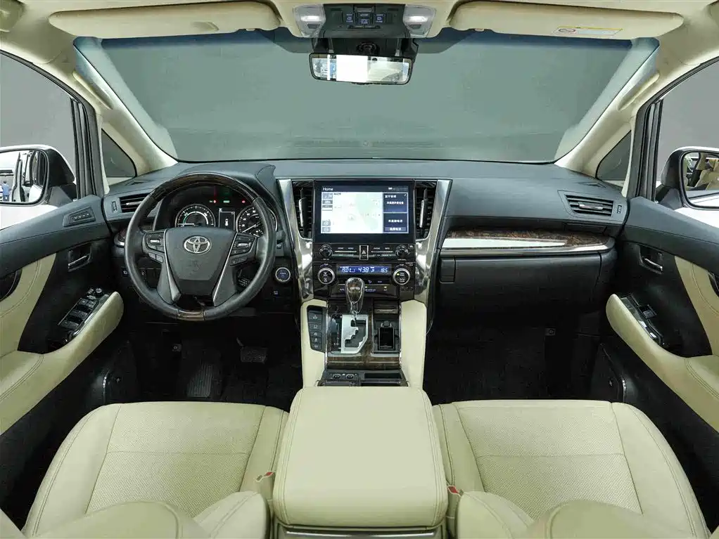 Toyota Alphard — миниатюра 6