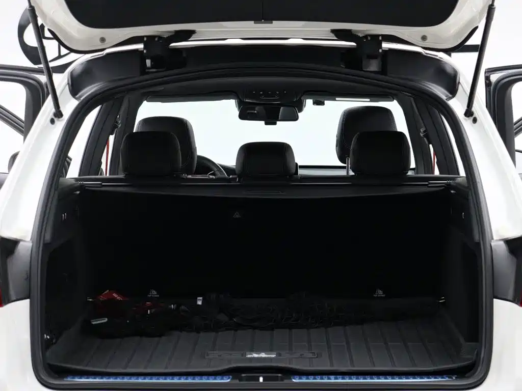 Mercedes-Benz GLC AMG — миниатюра 9