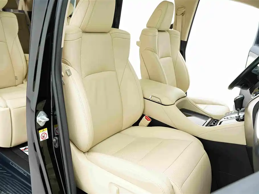 Toyota Alphard — миниатюра 19