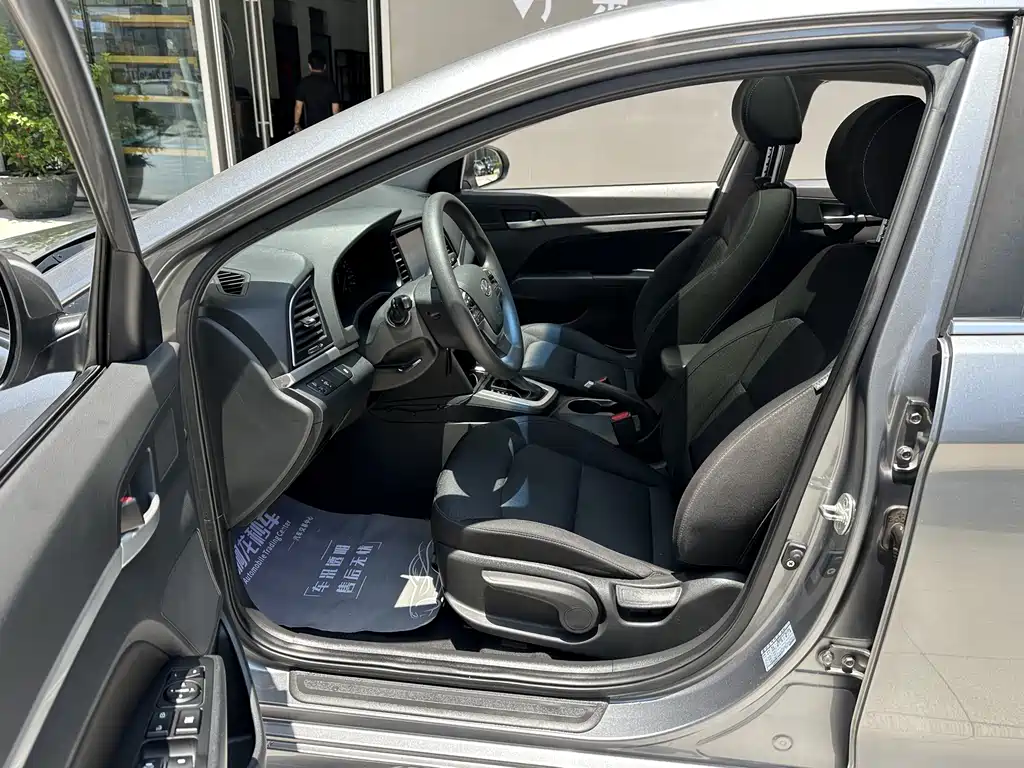 Hyundai Elantra 2016 1.6L AT Elite