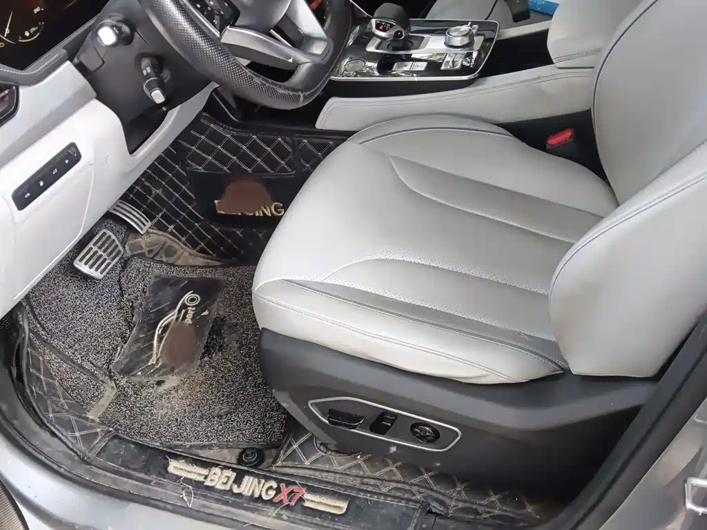 BAIC X7 PHEV — миниатюра 8