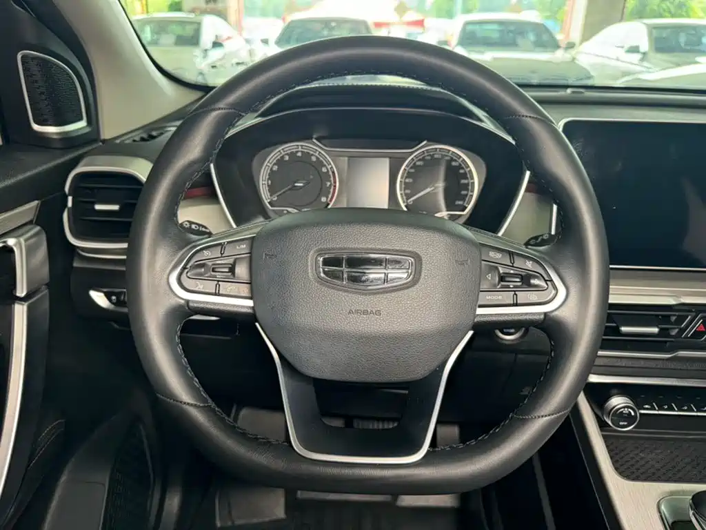 Geely Binyue — миниатюра 12