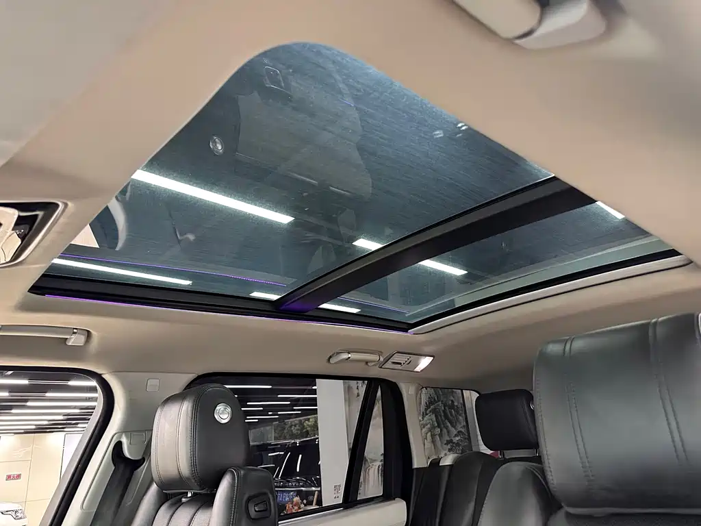 Land Rover Range Rover — миниатюра 14
