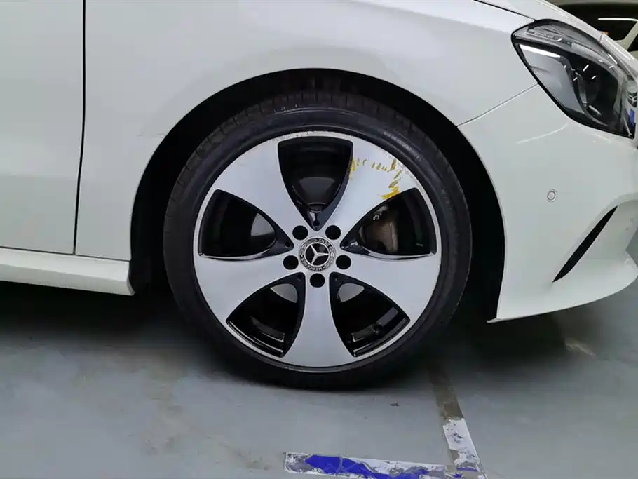 MERCEDES-BENZ A CLASS