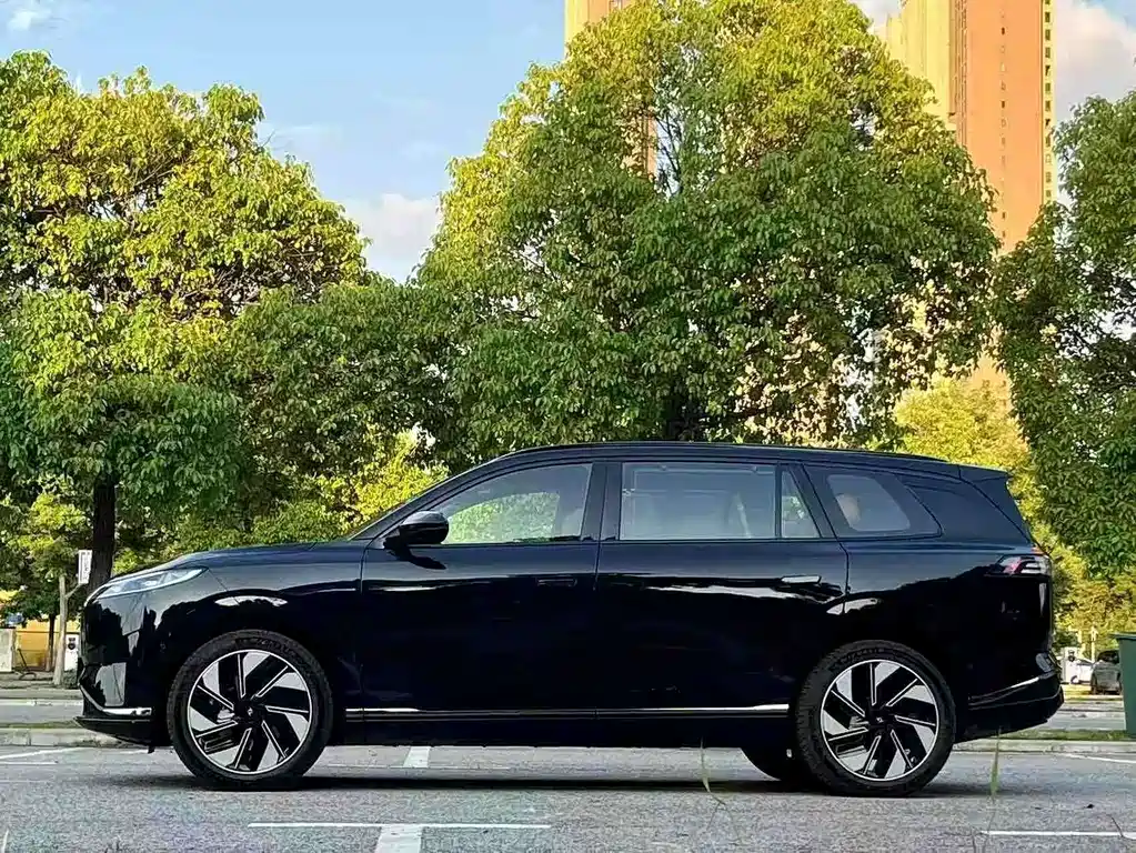 Dongfeng eπ008 2024 636Max Electric 6 мест
